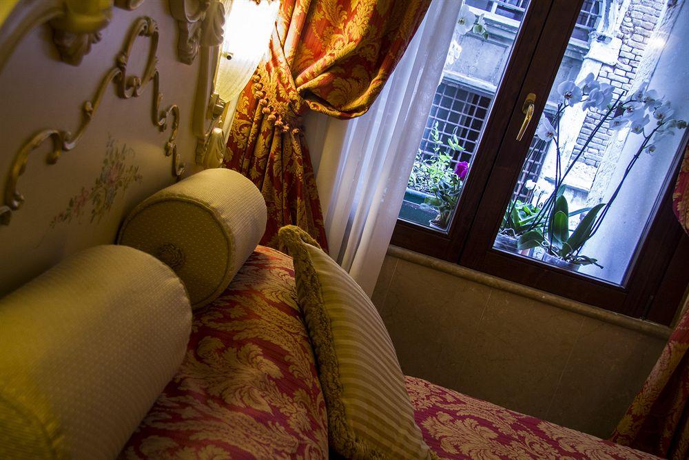 Hotel Becher Венеция Экстерьер фото