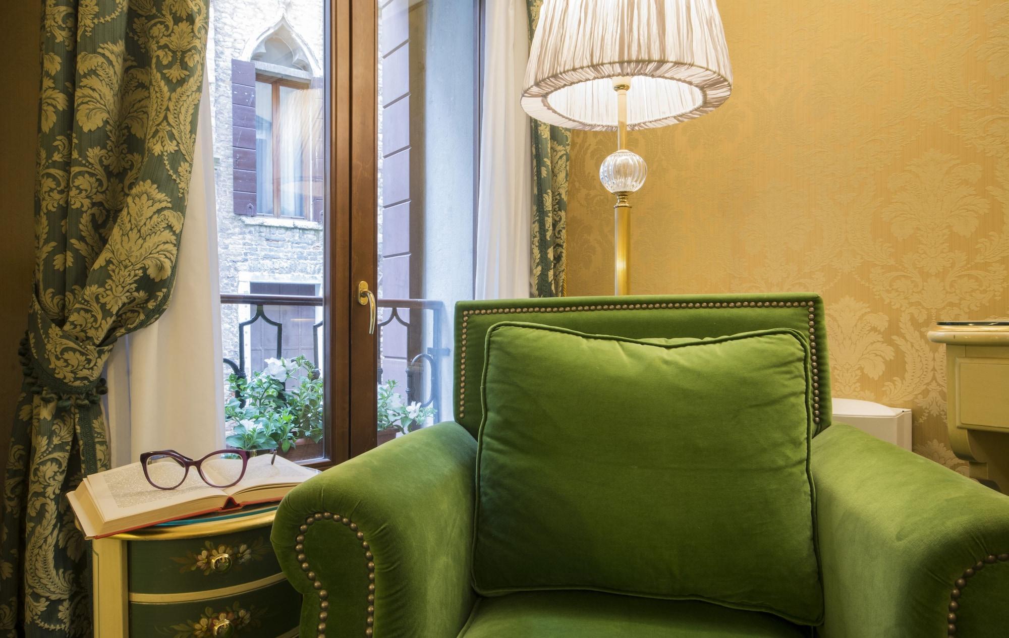 Hotel Becher Венеция Экстерьер фото