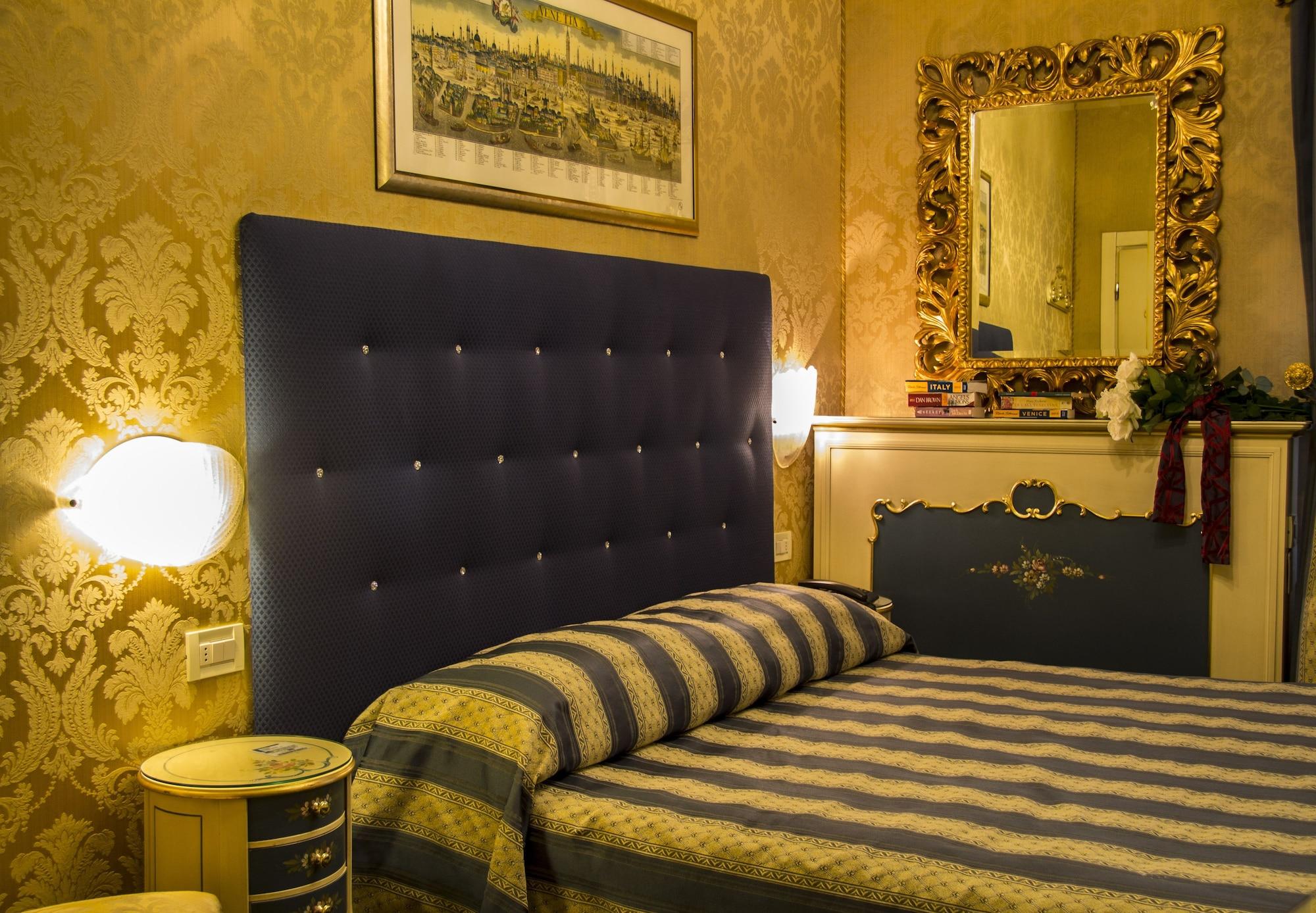 Hotel Becher Венеция Экстерьер фото