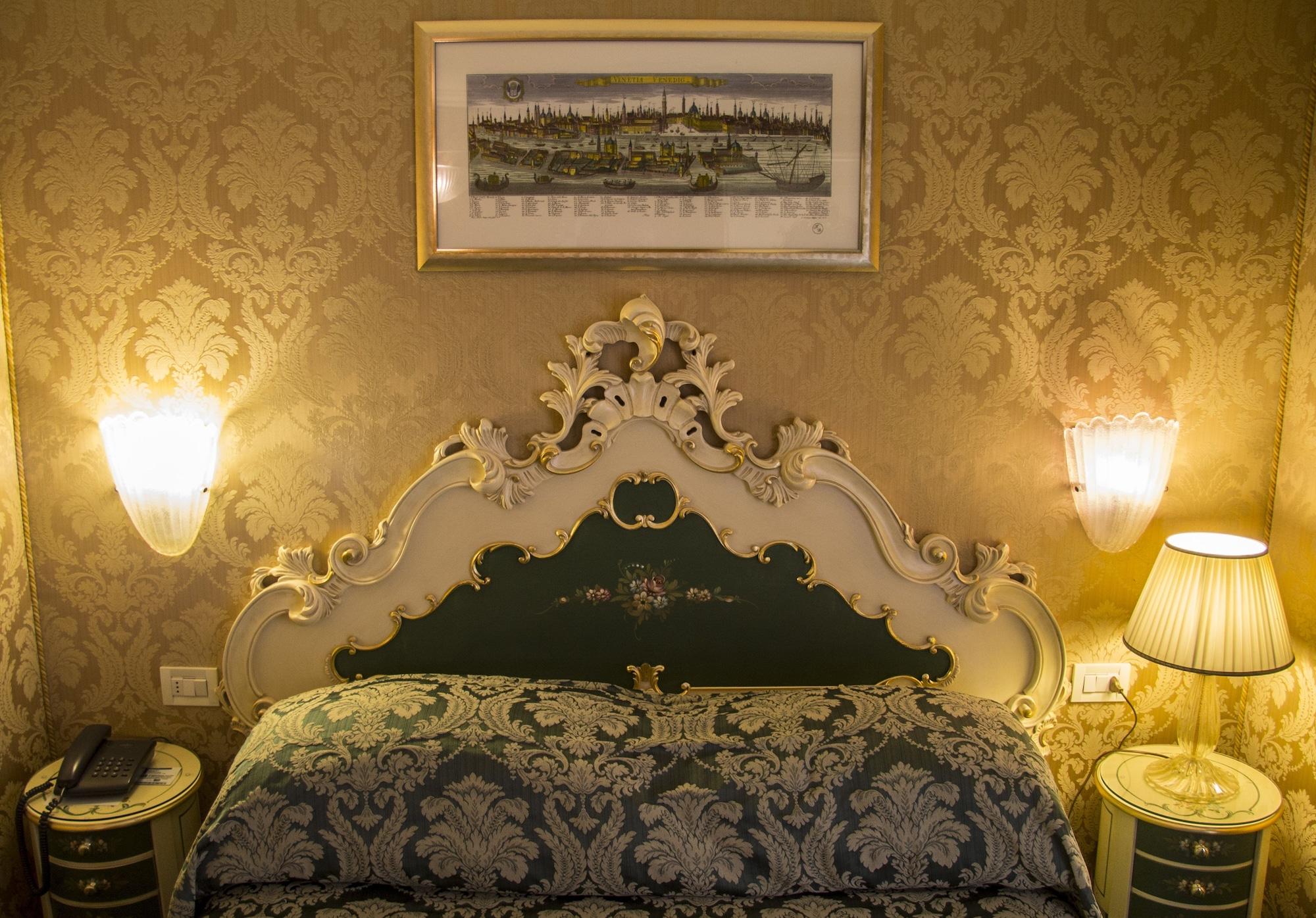Hotel Becher Венеция Экстерьер фото