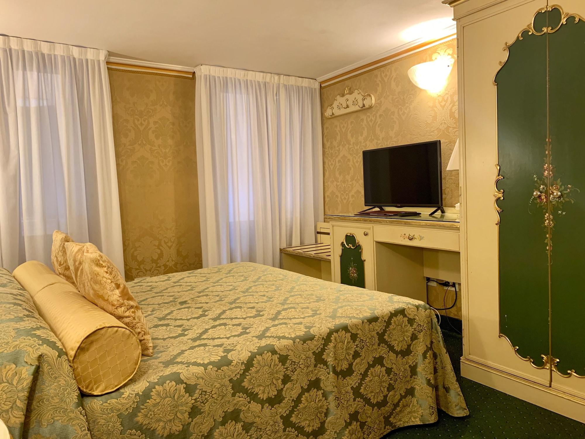 Hotel Becher Венеция Экстерьер фото