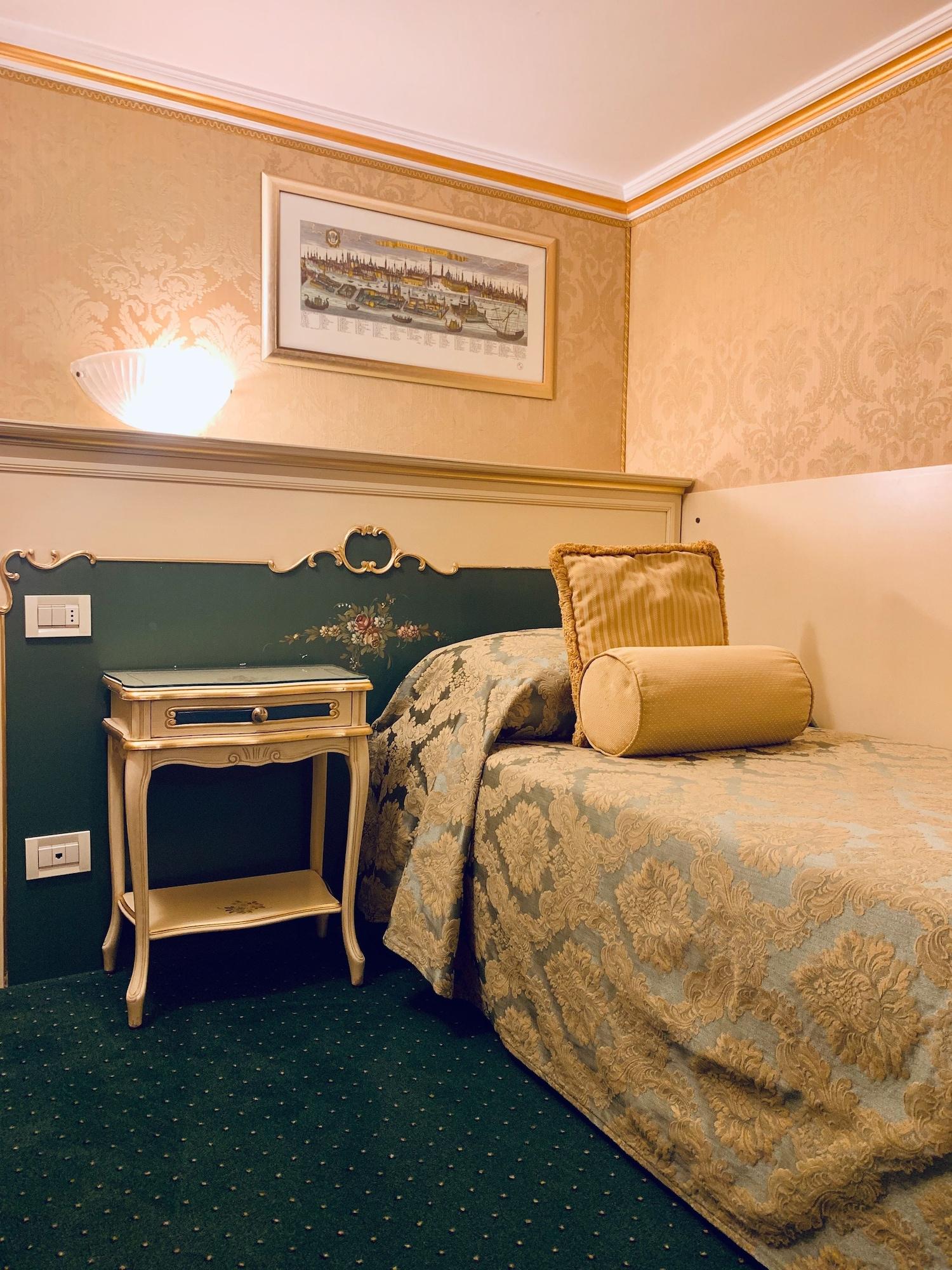 Hotel Becher Венеция Экстерьер фото
