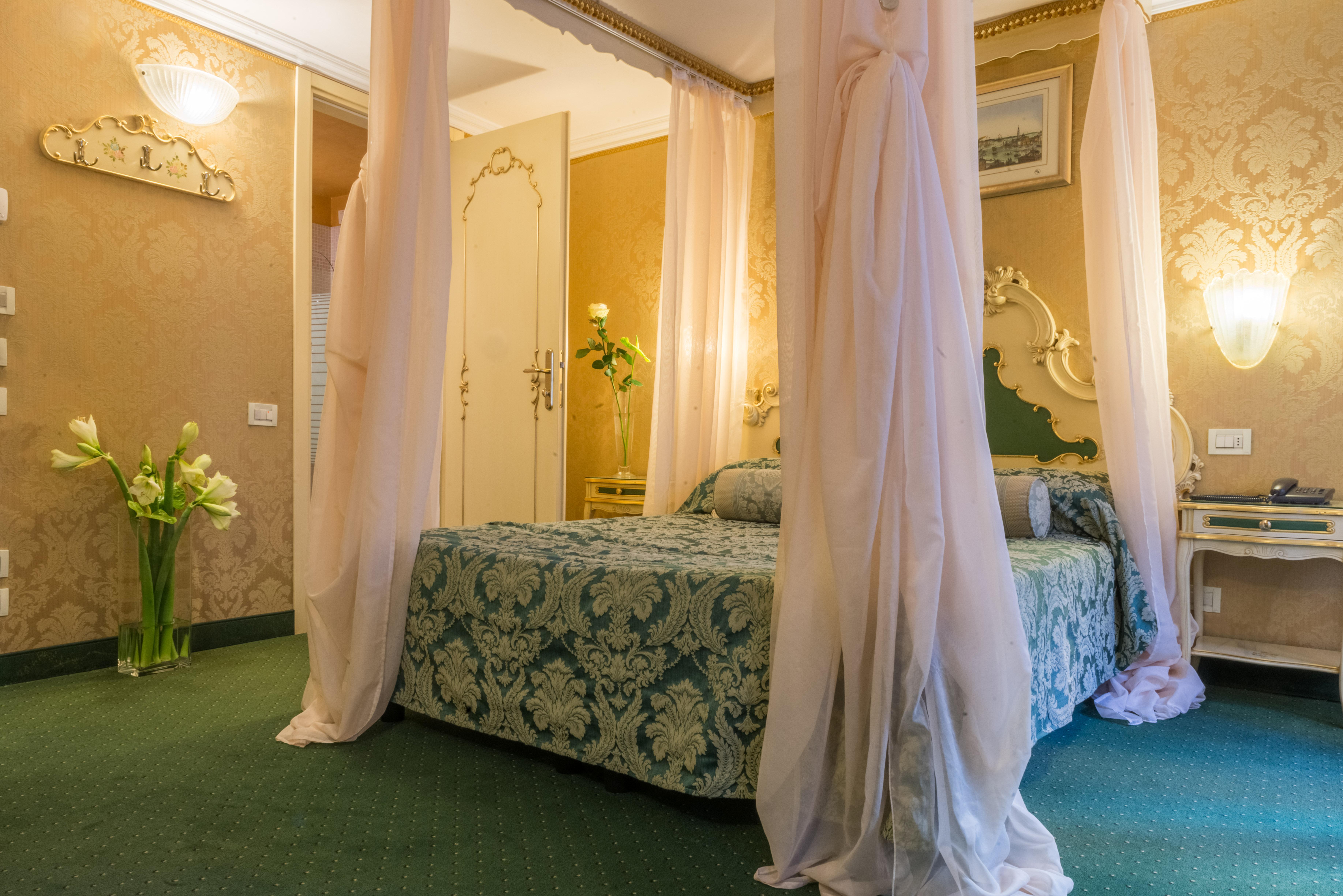 Hotel Becher Венеция Экстерьер фото