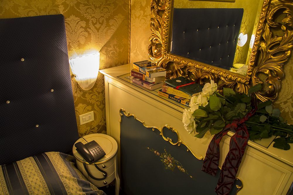 Hotel Becher Венеция Экстерьер фото